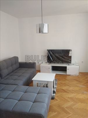 Izdaje se dvosoban stan kod Kičeva, 49m2