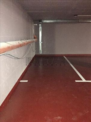 Izdaje se parking mesto u garaži