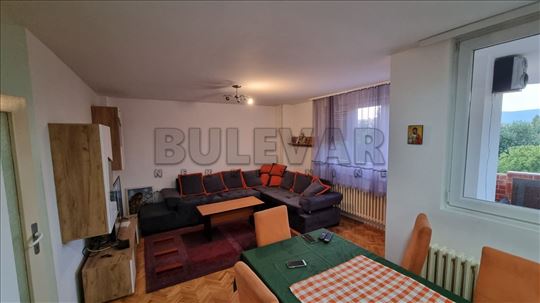 Izdaje se stan na Vizantijskom bulevaru