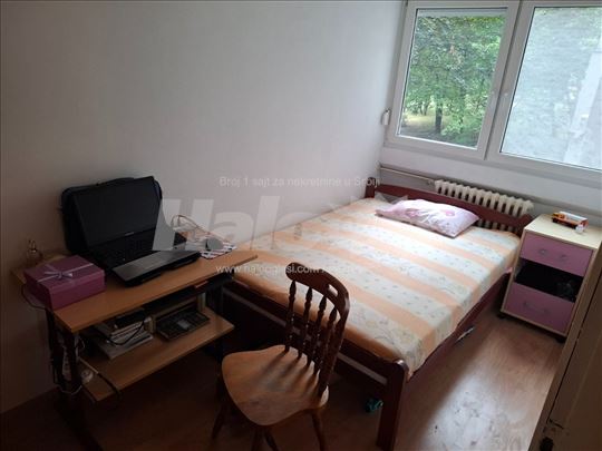 Izdajem stan 50kvadrata + lođa 6kvadrata