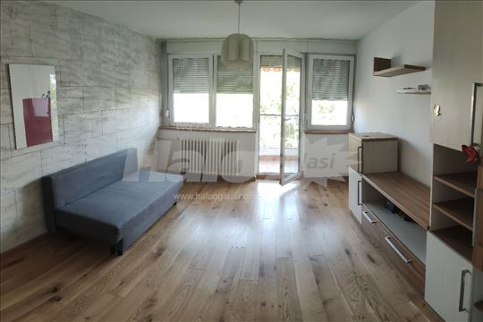 Novi Beograd, blok 70a, dvosoban stan