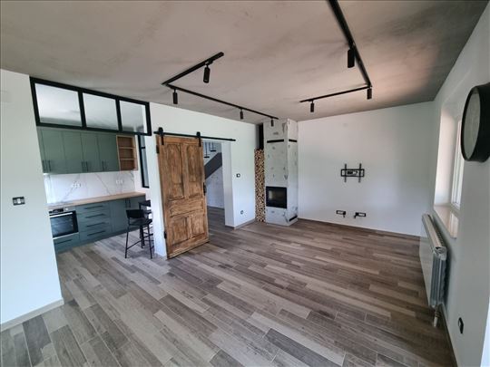 Prelepa 4.0 kuća, 77m2, Petrovaradin