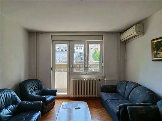 Ekskluzivan 2.5 stan na mirnoj lokaciji u srcu gra