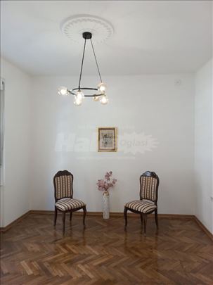 Izdaje se – Renoviran stan/poslovni pr