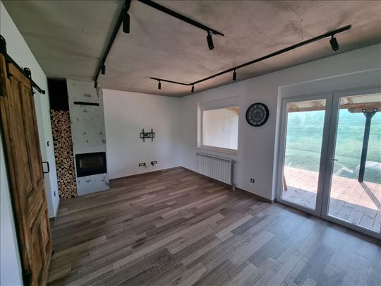 Izuzetan 4.0 stan, 77m2, Petrovaradin