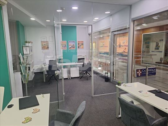 Izvanredan lokal u Makedonskoj  30, Eurocentar