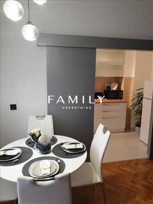 Luksuzan dvosoban stan u centru grada – 63m²