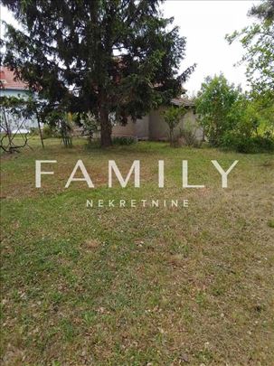 Na prodaju vikendica u Čortanovcima