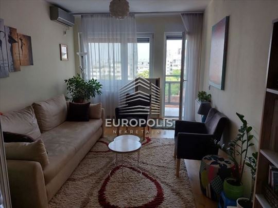 Odlična novogradnja kod AVIV parka ID#8170