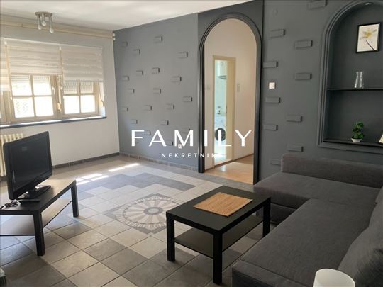 Prodaje se duplex stan u Centru Novog Sada, nadoma