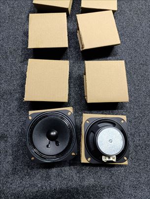 Srednjotonci 102 x 102 mm