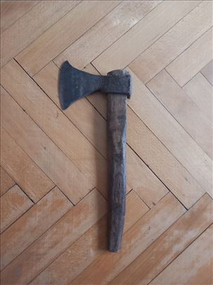 Stara sekira 