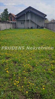 Surčin - uknjižena kuća na 8 ari placa, novogradnj