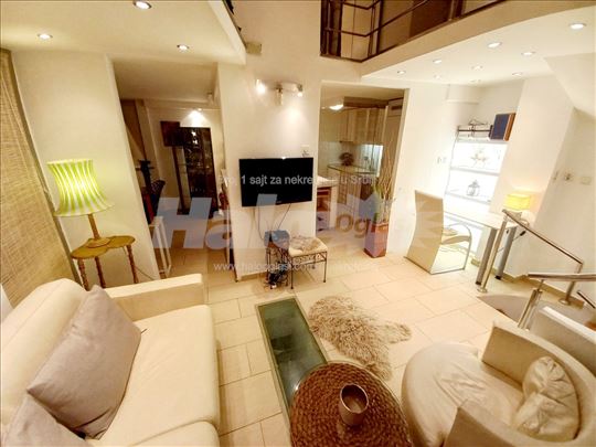 Triplex Suite - authentic city center apartment