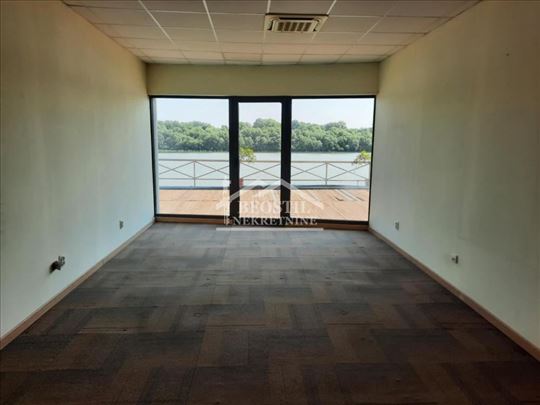 Zemun - Kej - 400m2 ID#24445