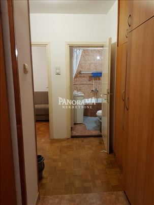 Zemun-Bačka ,izdavanje 1.5,49m2 kompletno  namešte