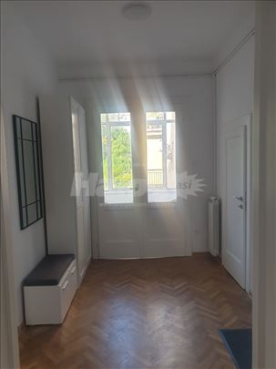 Zemun Centar, 2.5, Lux Renoviran, 72m2