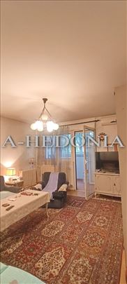 Hotel YU, Džona Kenedija, 2.0, odmah useljiv