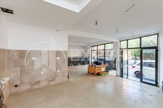 Izdaje se lokal u prizemlju novogradnje, strogi ce