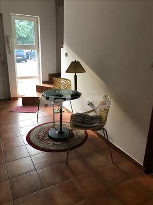 Izdaje se stan u cenu je uračunato sve