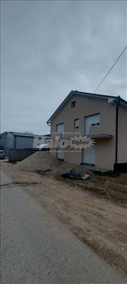 Издајем стамбено пословну зграду НОВОГРАДЊА