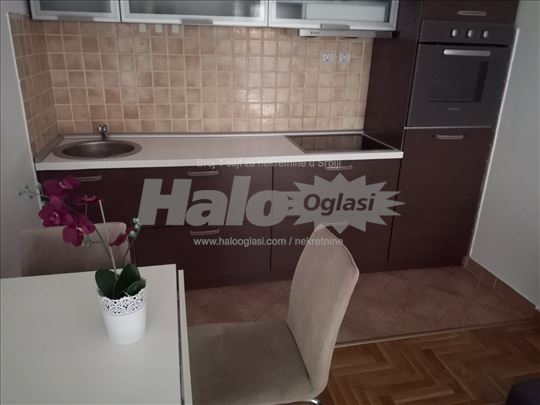 Jednosoban stan kod Hrama