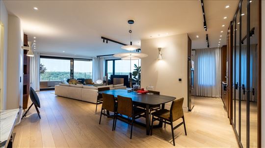 Premium pent sa spa zonom - K District