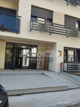 Banovo Brdo, Karposeva, ( garazni parking)