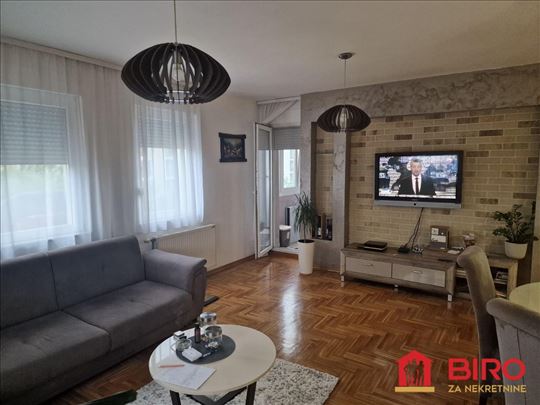 Četvorosoban stan 100 m2, Nova Detelinara