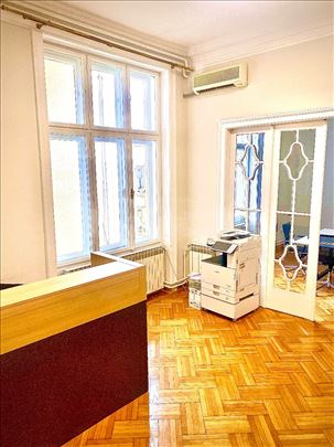 Cara Urosa 250m,dva nivoa,Centar