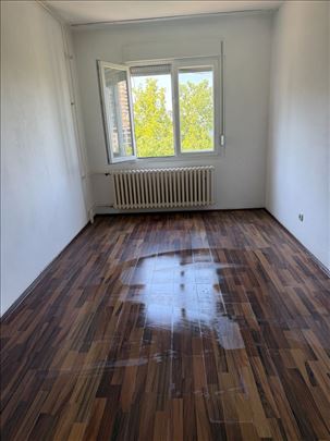  Immo centar, blok 63, prazan, sa pogledom na park