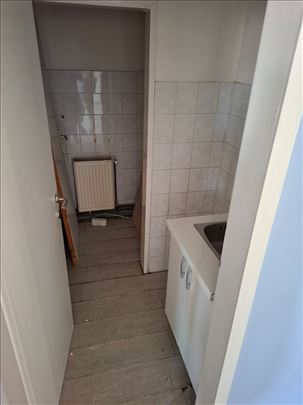 Izdaje se poslovni prostor  Ulica Cara Lazara