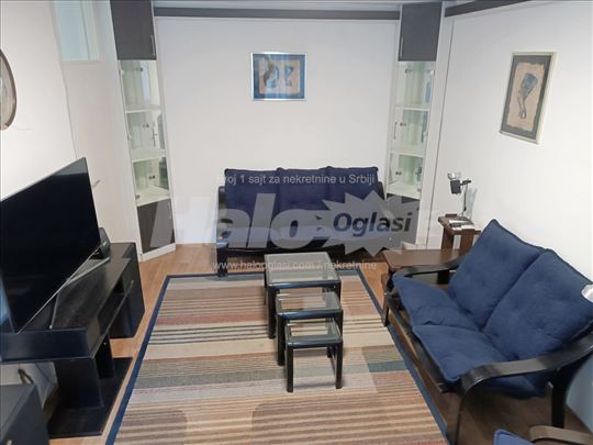 Iznajmljujem 2,5 stan 22 blok, 68m2