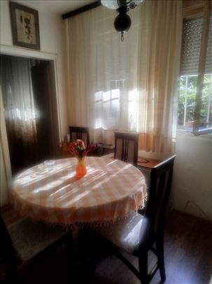 Karaburma, namešten dvosoban stan