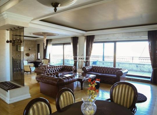 Petosoban duplex penthouse,garaza