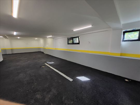 Premium garaža 70m2+46m2 za više auta - Krunska