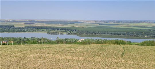 Slankamen,plac 27ari pogled na Dunav blizu Šapata