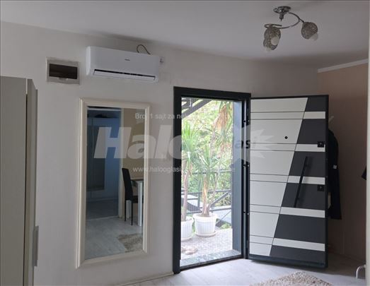 Soba za studenkinje i zaposlene devojke, novo. 