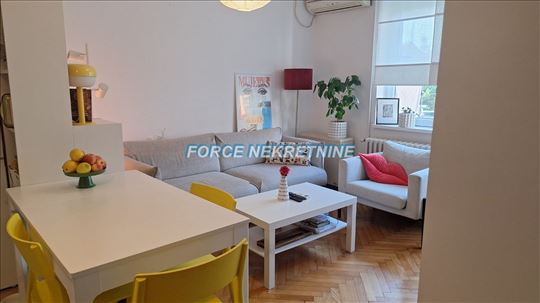 Vanđela Tome, 104m2, 1/1, garaža 30m2, dvorište 