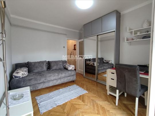 Vukov spomenik, kompletno namešten