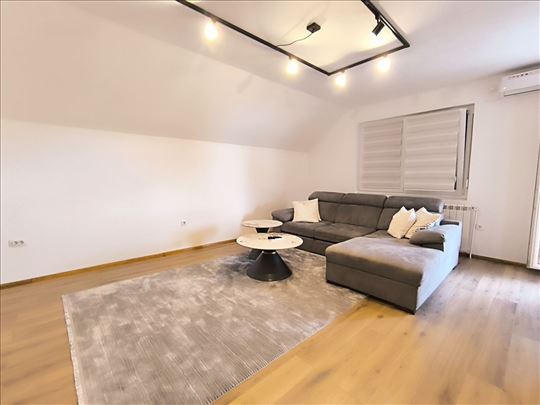 Altina Lux