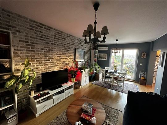 Bright Modern Flat with Panoramic View
