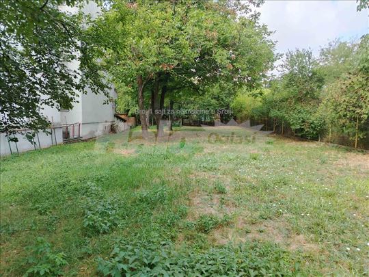 Dve parcele, Mozerova 22A, Zemun, ukupno 13 ari
