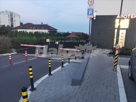Garazno mesto, Vrtovi Ceraka