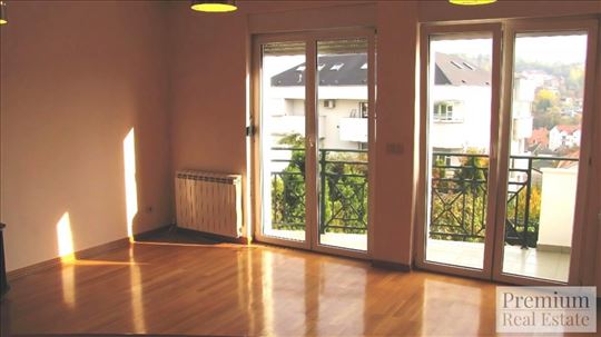 Premium kuća na Dedinju, 215m2 + 100m2 dvorišta