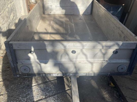 Auto prikolica