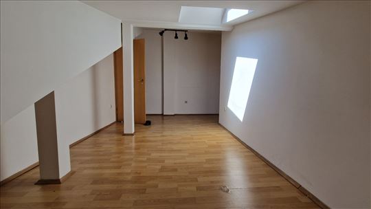Dupleks stan – 41 m² (24,5 m² uknjiženo) – Centar