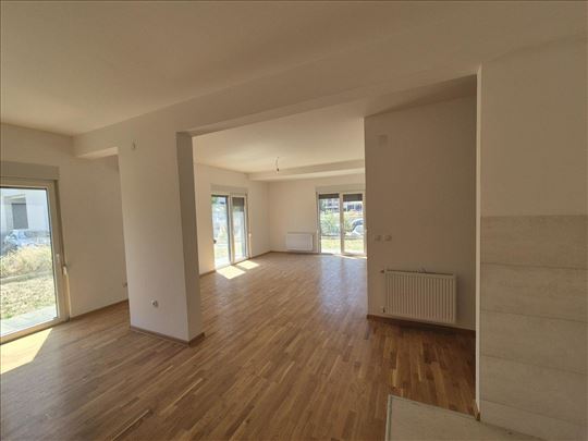 Loznica, Loznica, Stan, 3.0, 79m2