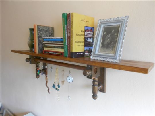 Polica-čiviluk od punog drveta