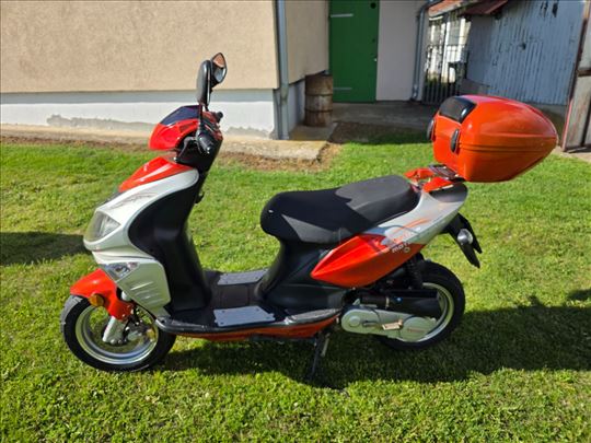 Skuter Baotian Huari, 49cc, 4t, benzin, kao nov